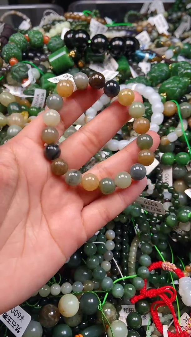 和田玉未镶嵌颈饰1