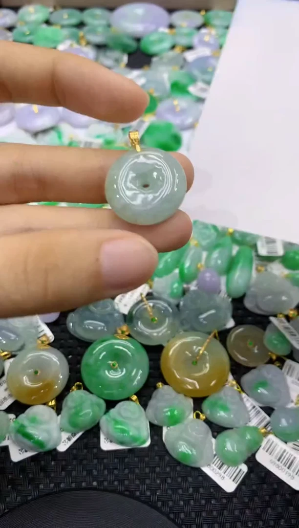 颈饰未镶嵌翡翠天然缅甸翡翠A货