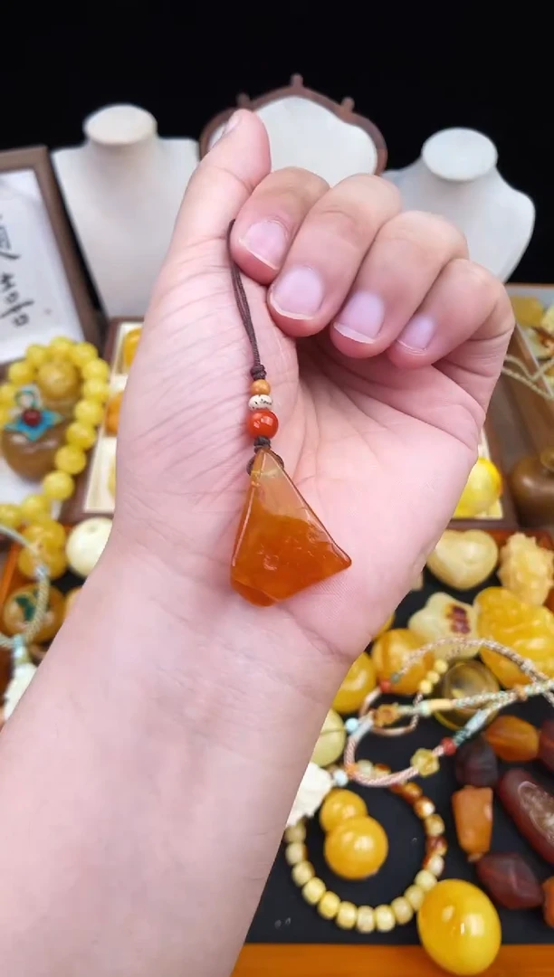 琥珀未镶嵌珠宝奇石柒月