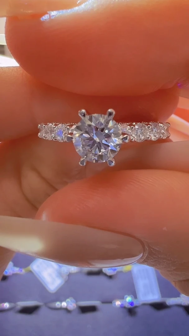 【闪购商品】实验室培育钻石18K金镶嵌戒指蕾丝白月光