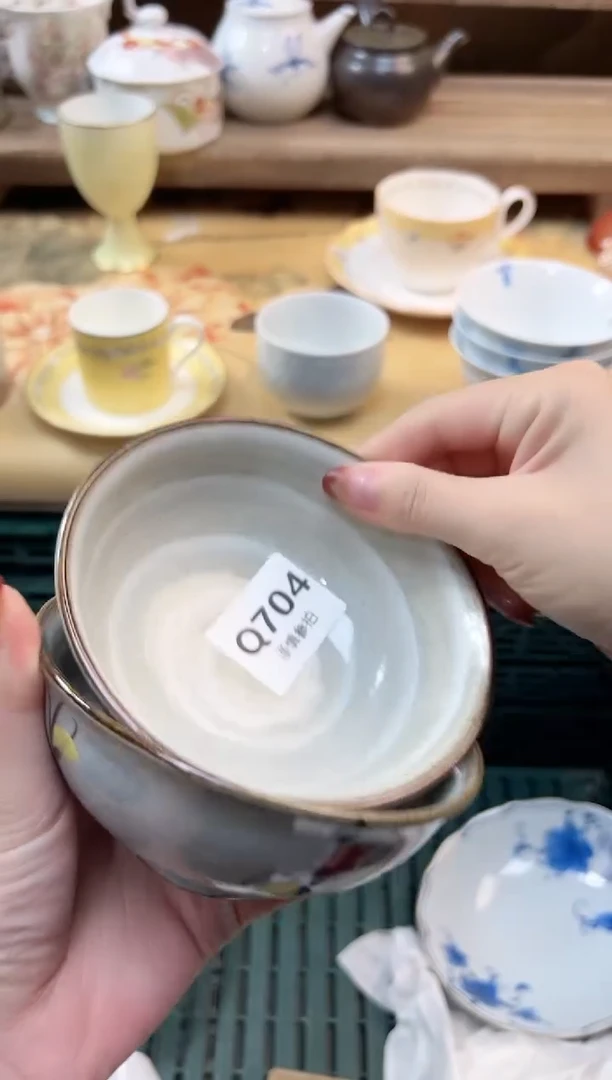 瓷片泰*熊  704
