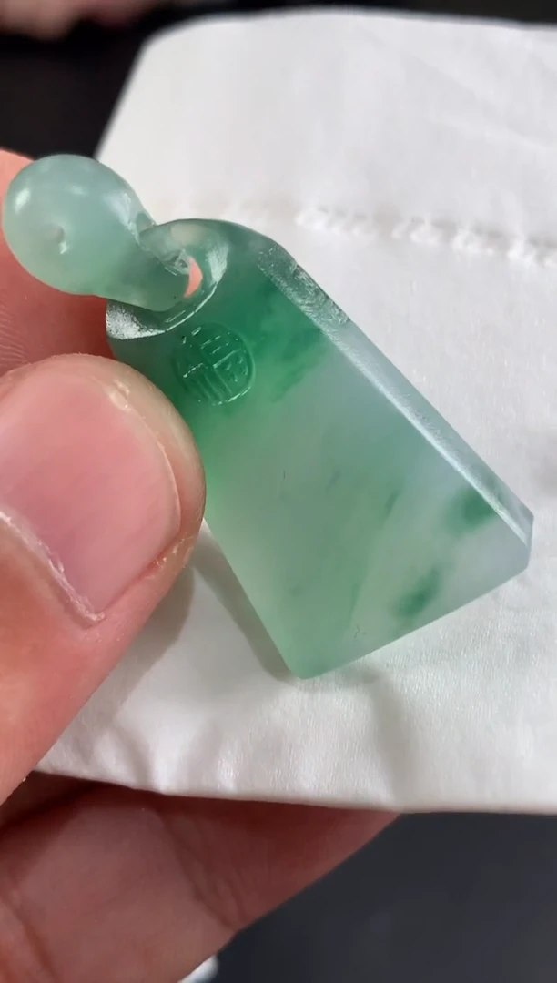 未镶嵌定制翡翠翡翠