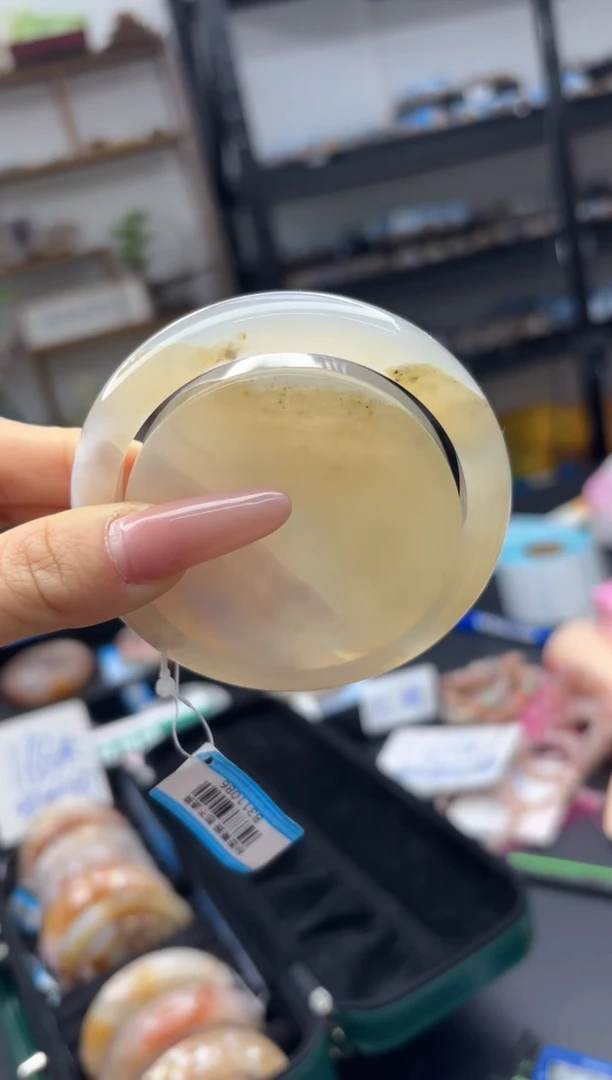 【闪购商品】石英质玉手镯未镶嵌C29(62圈赠送镯心)