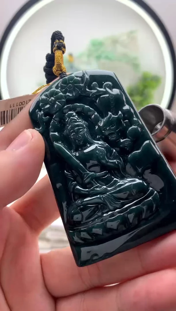 翡翠未镶嵌颈饰文殊