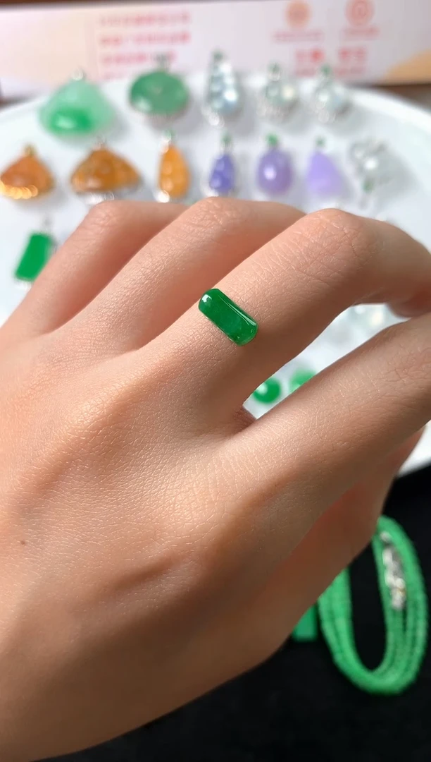 未镶嵌定制翡翠裸石（镶嵌定制）