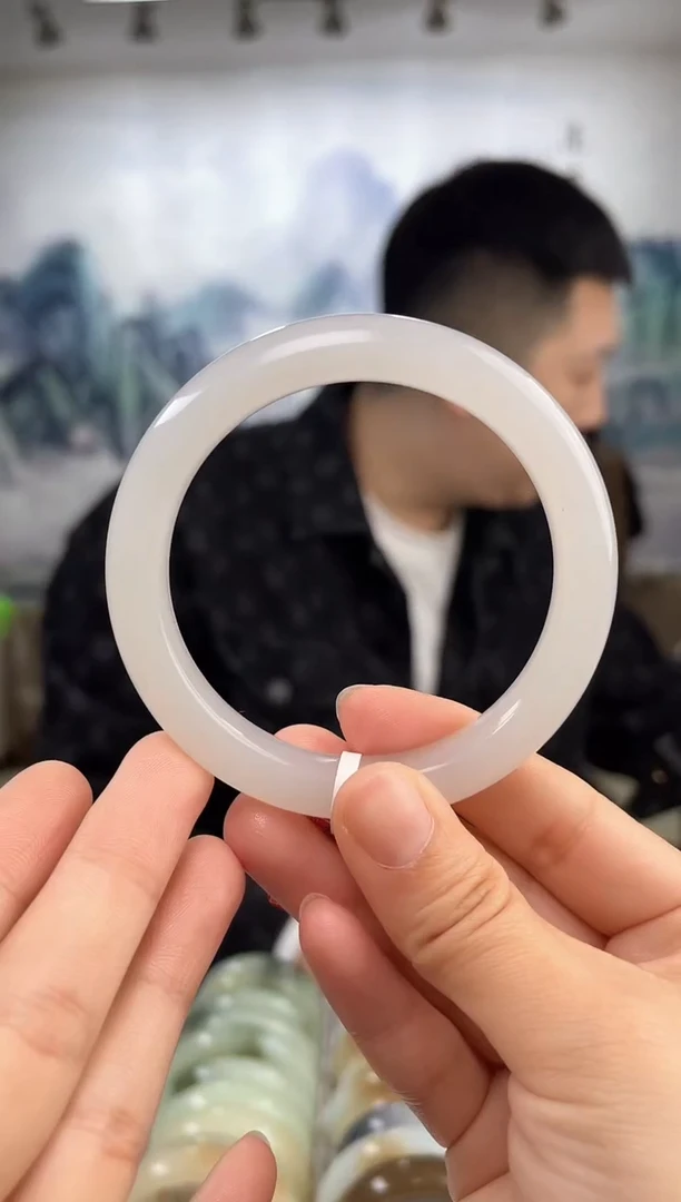 【闪购商品】和田玉手镯未镶嵌55-60圈口仅一只