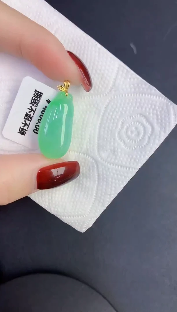 颈饰18K金镶嵌翡翠缅甸天然翡翠A货