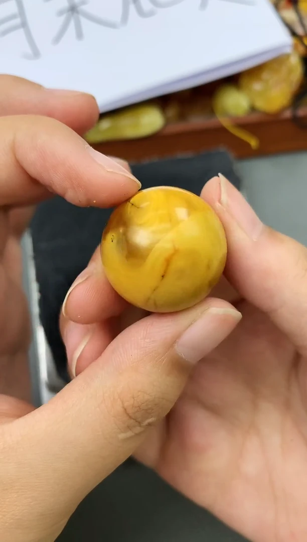 未镶嵌琥珀珠宝奇石179