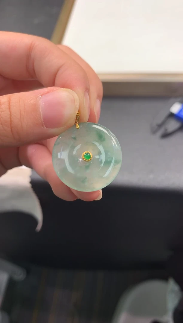 【闪购商品】翡翠颈饰18K金镶嵌FA19118K平安扣多样性发其一