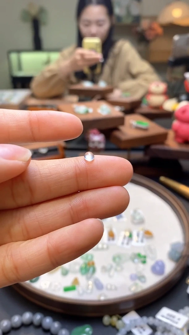 【闪购商品】翡翠未镶嵌颈饰蛋面
