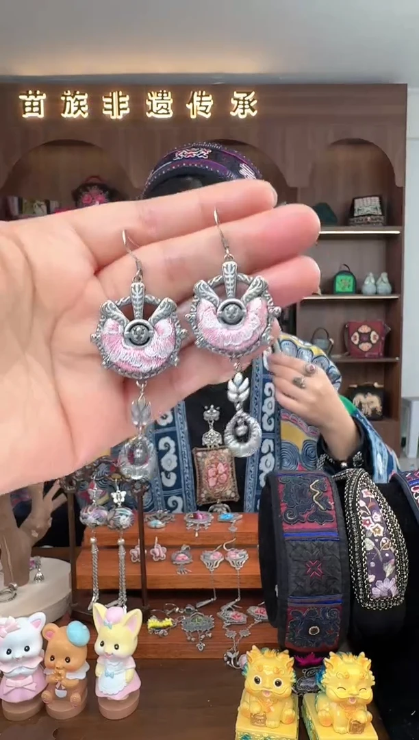 【闪购商品】织绣扶光苗绣传承42