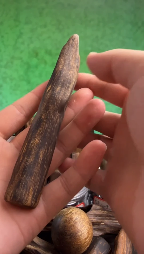 沉香手把件树根多样性发一