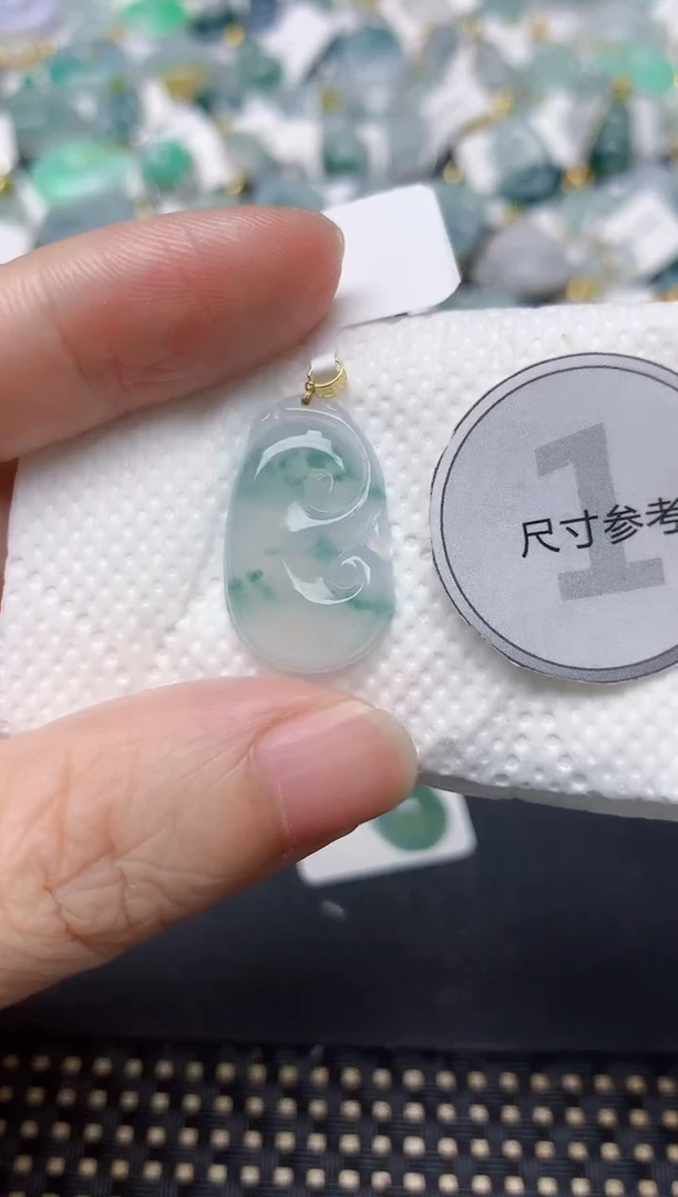 颈饰18K金镶嵌翡翠天然缅甸A货翡翠