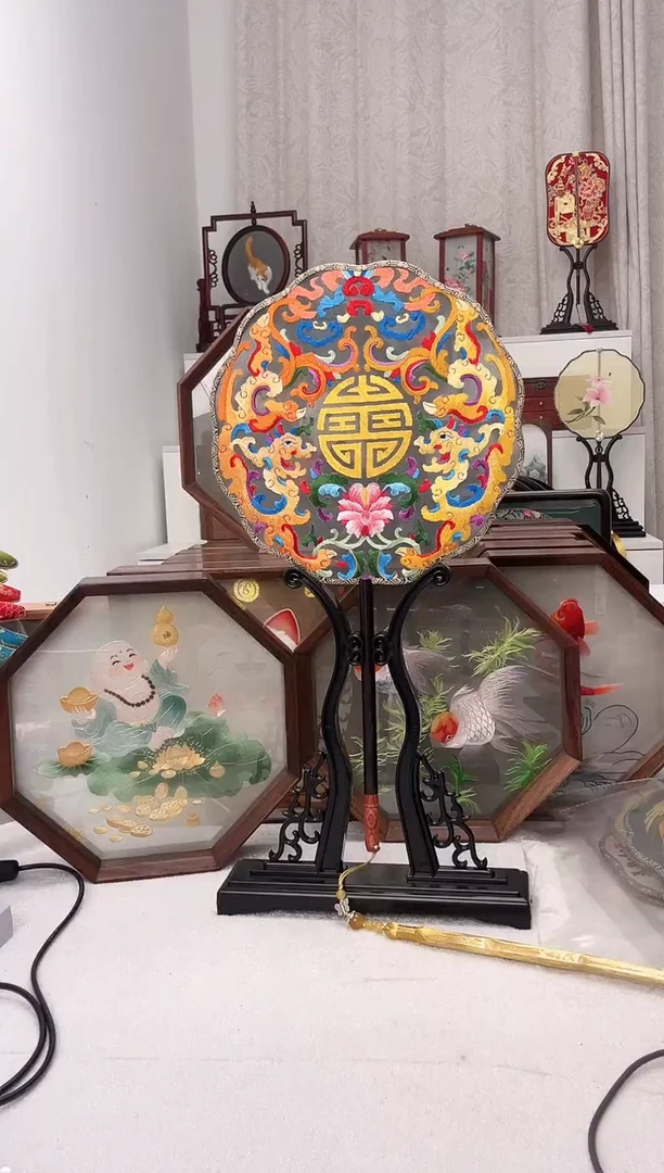 扇子苏绣作品手工团扇