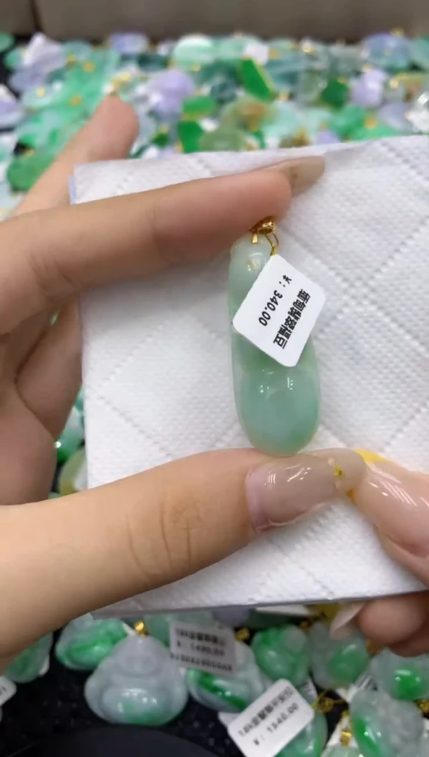 颈饰未镶嵌翡翠天然缅甸翡翠A货