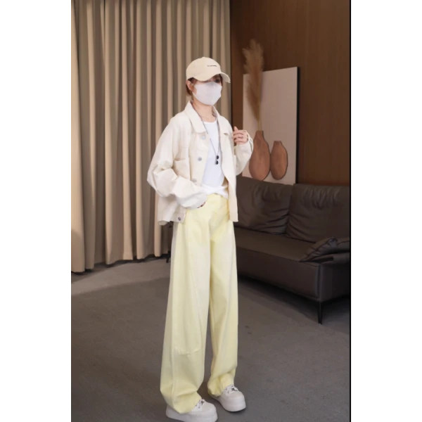 硕哥小众设计感杏色短款牛仔外套时尚气质款通勤穿搭上衣 22853