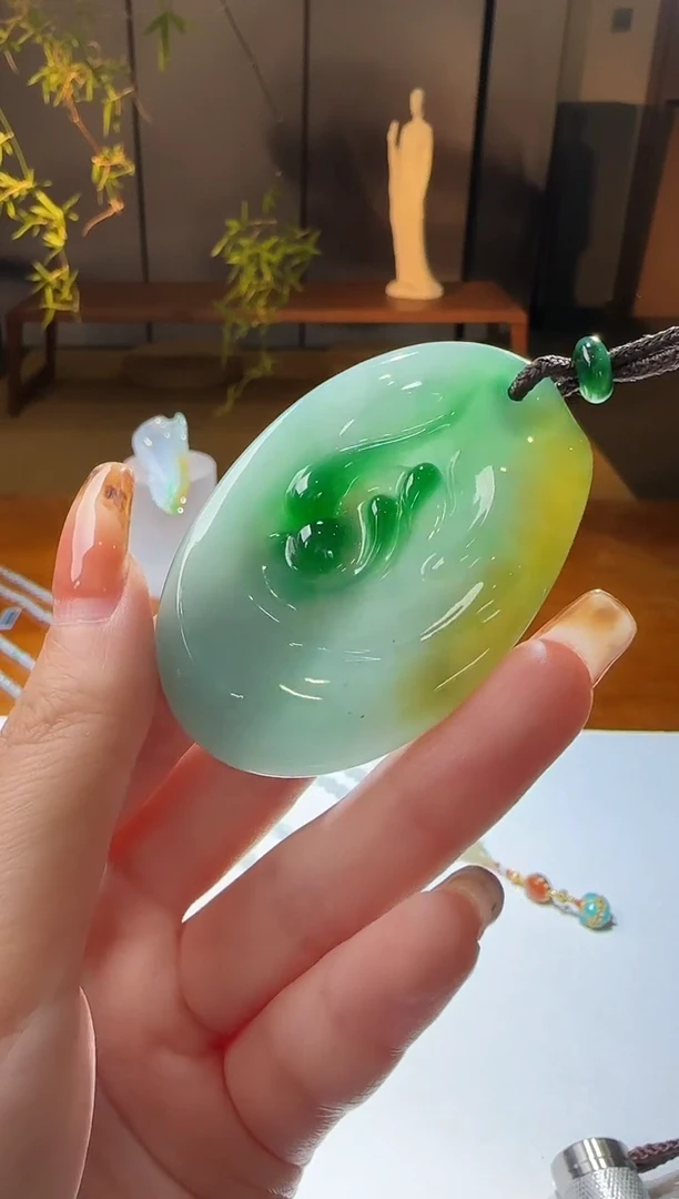 翡翠未镶嵌颈饰【鑫鑫】