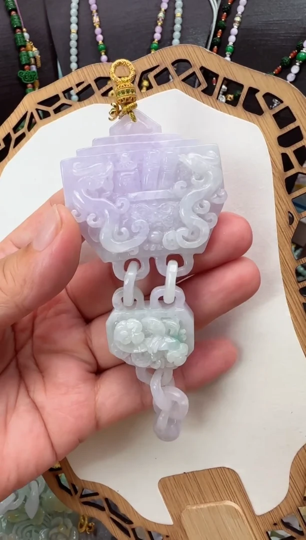 颈饰未镶嵌翡翠吊坠