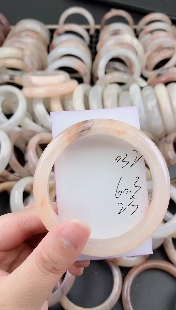 未镶嵌手镯石英质玉（金丝玉）032