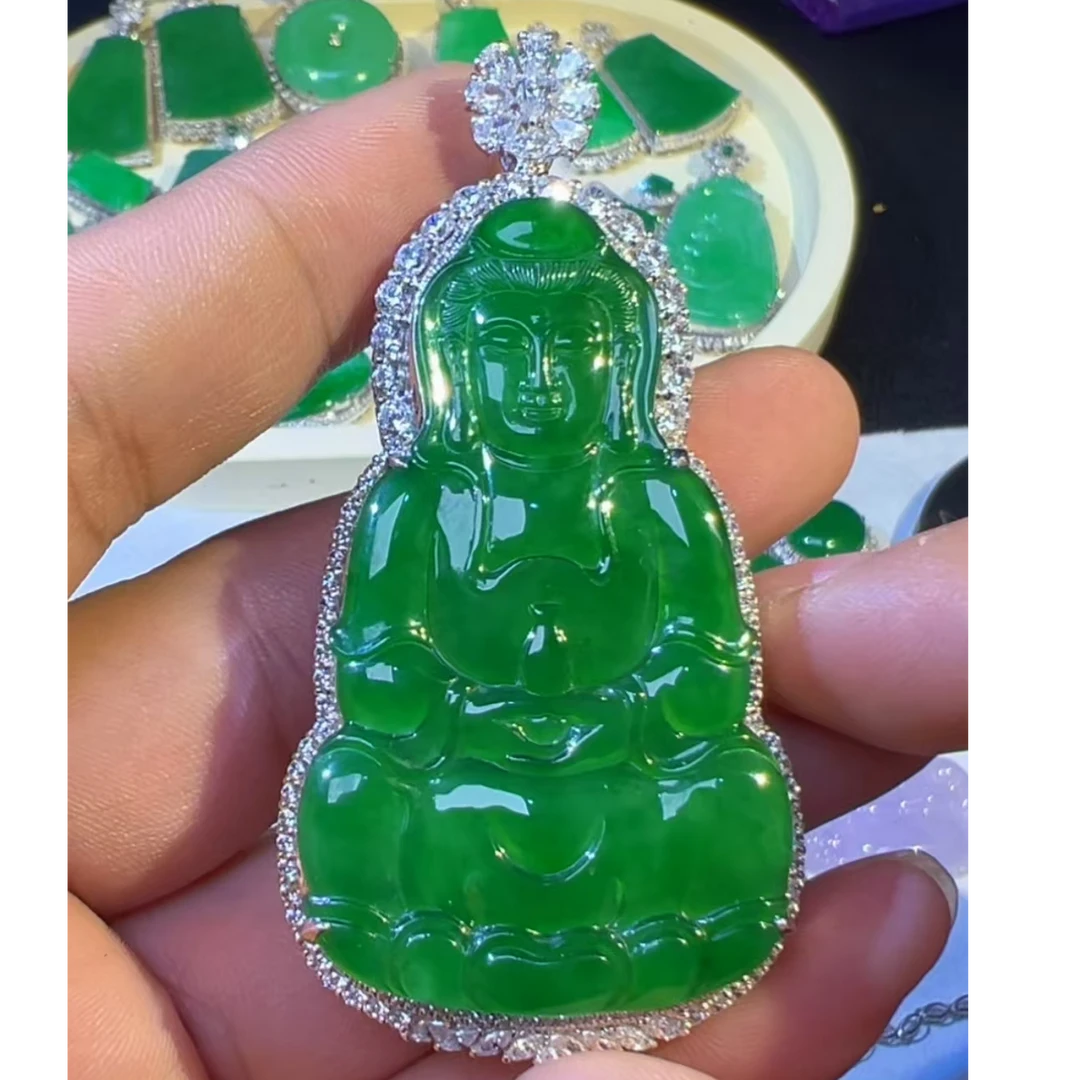 缅甸天然翡翠挂坠