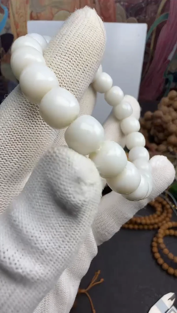 把件橄榄核玉-----15