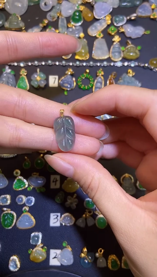 翡翠18K金镶嵌吊坠(不含链)1