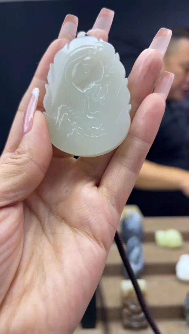 颈饰未镶嵌和田玉1