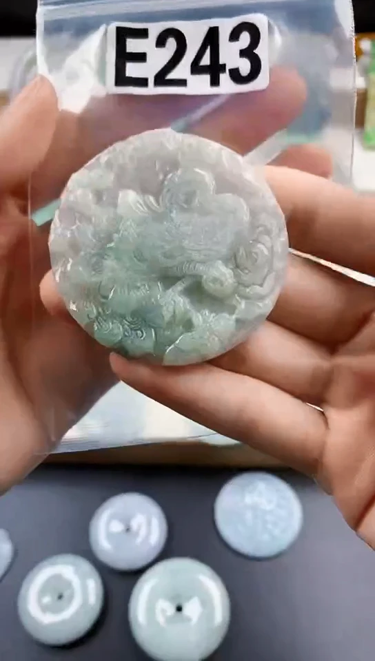 颈饰未镶嵌翡翠天然翡翠吊坠挂件