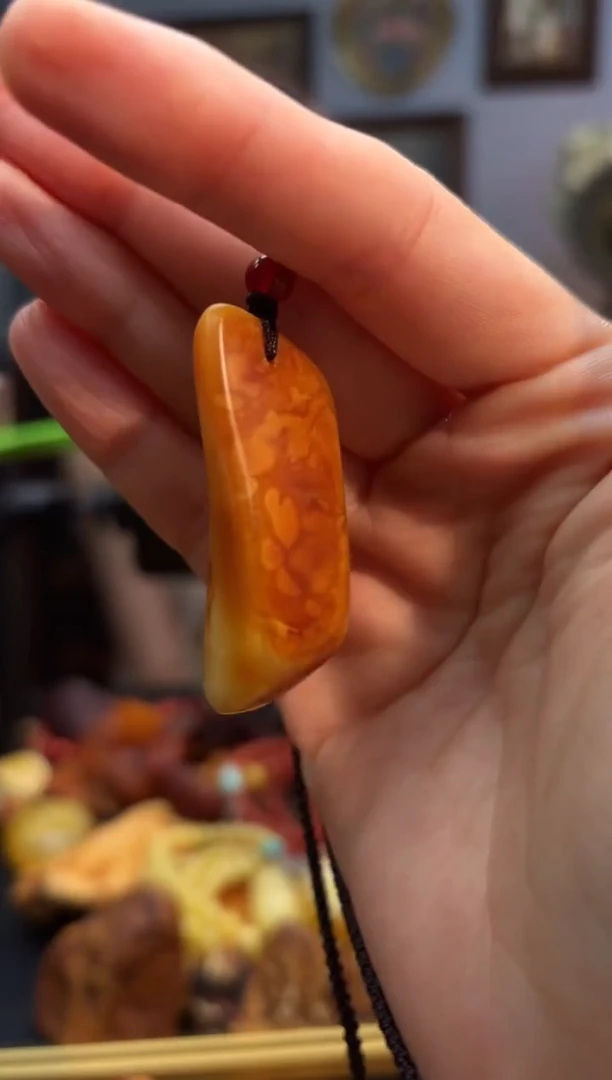 琥珀颈饰未镶嵌吊坠
