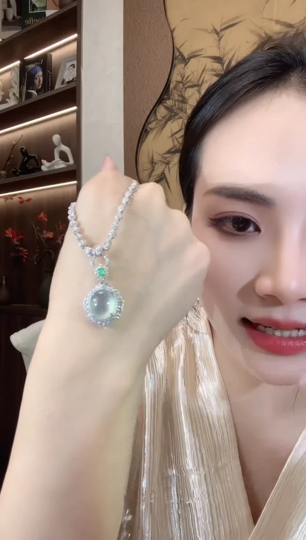 翡翠18K金镶嵌吊坠(不含链)C21