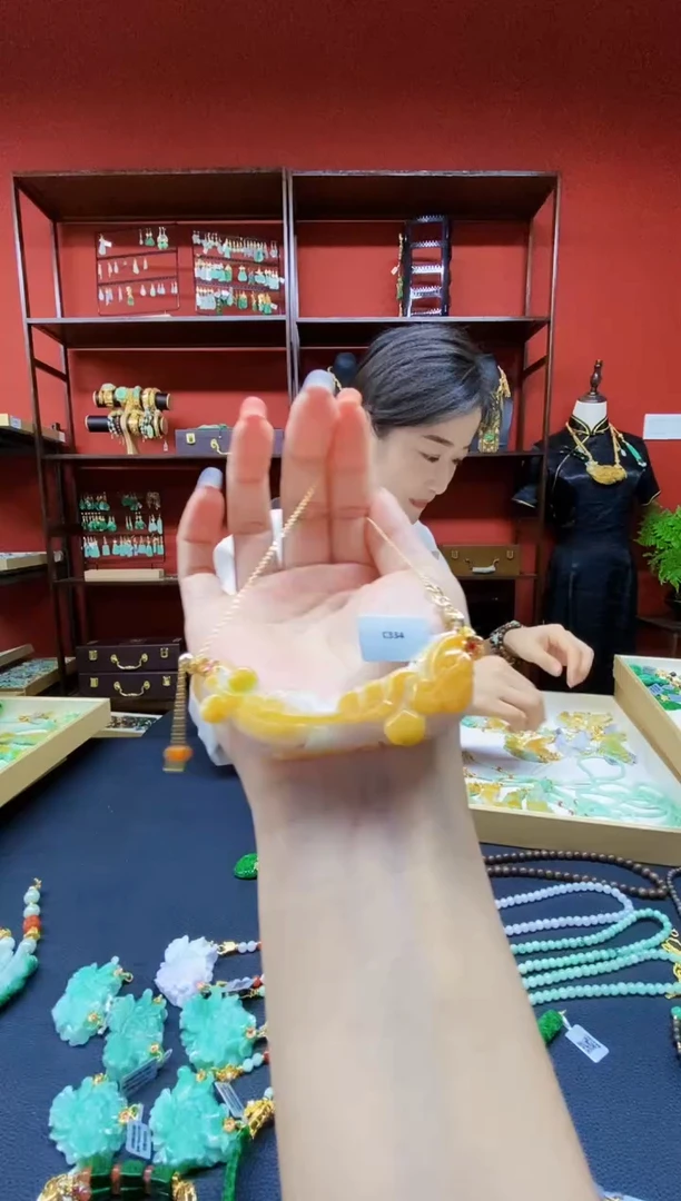 颈饰未镶嵌翡翠吊坠