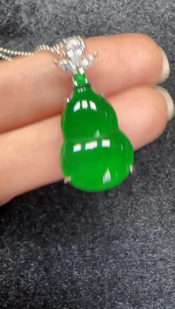 未镶嵌定制翡翠翡翠吊坠56