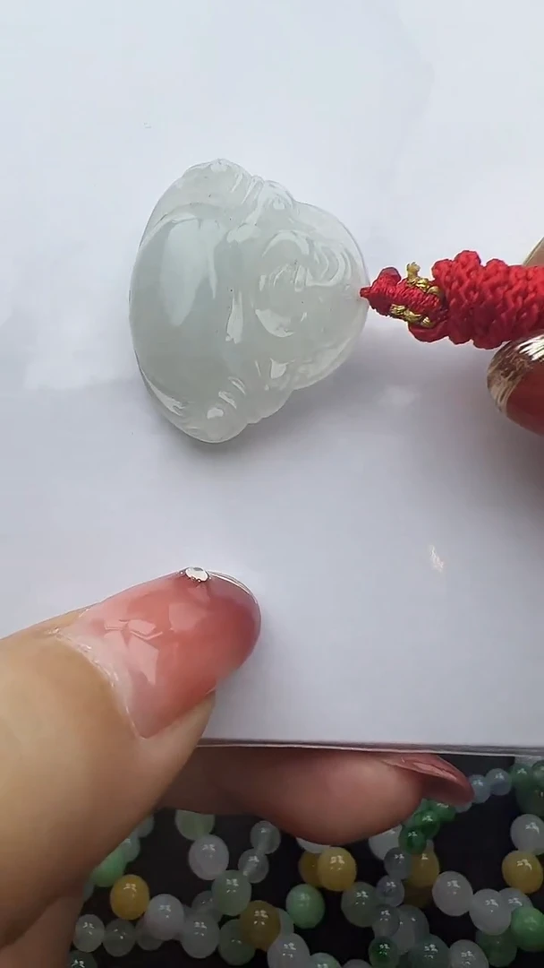 翡翠未镶嵌颈饰佛公