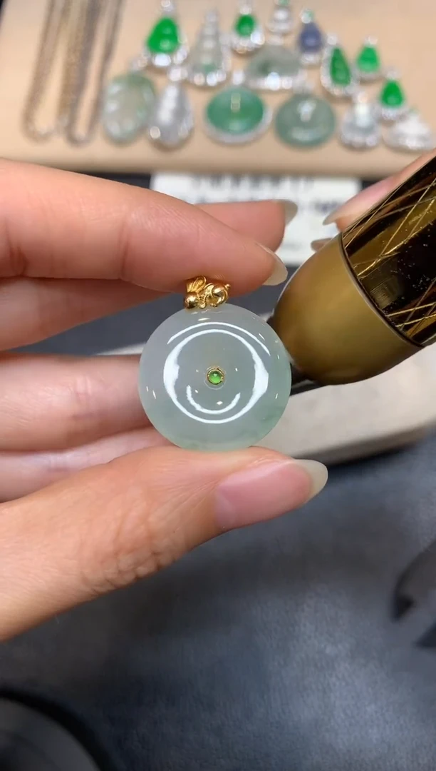 翡翠18K金镶嵌颈饰平安扣【无服务费