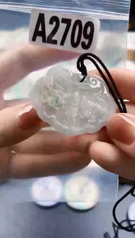 颈饰未镶嵌翡翠天然翡翠吊坠挂件