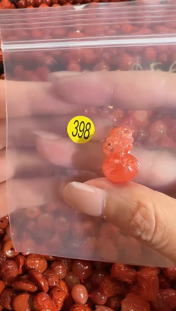 颈饰未镶嵌南红玛瑙1