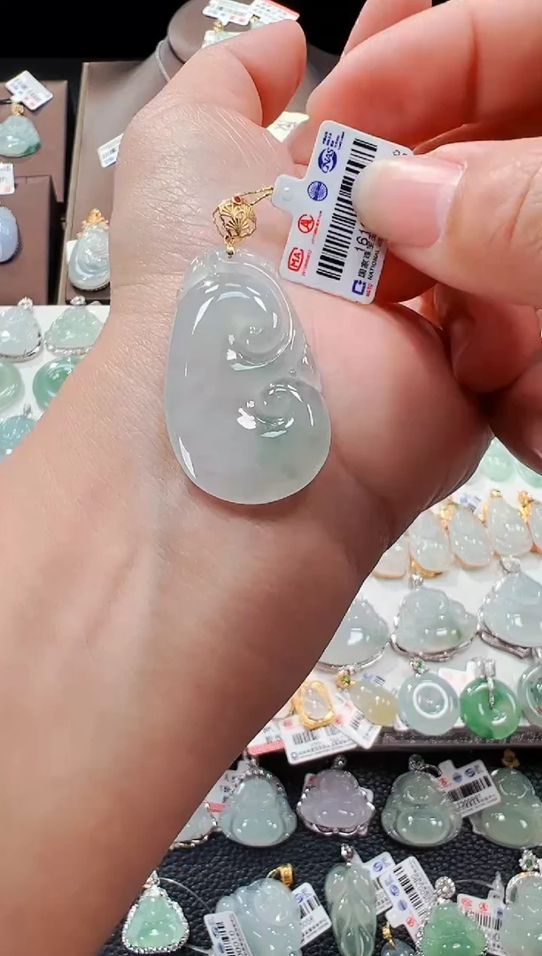 【闪购商品】翡翠吊坠(不含链)18K金镶嵌如意吊坠183