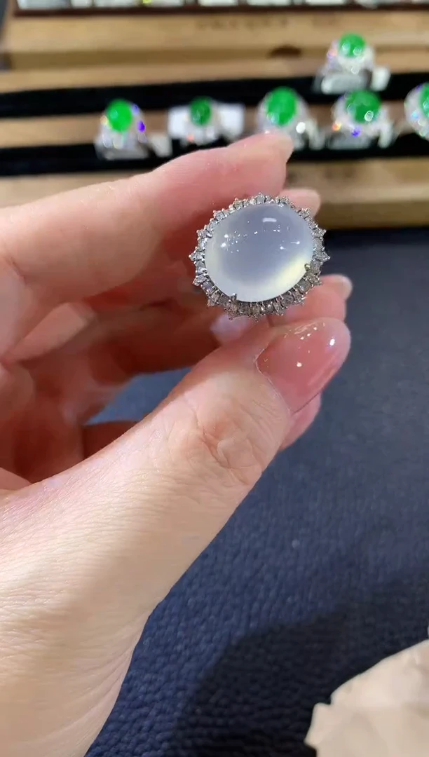 18K金镶嵌戒指翡翠A65