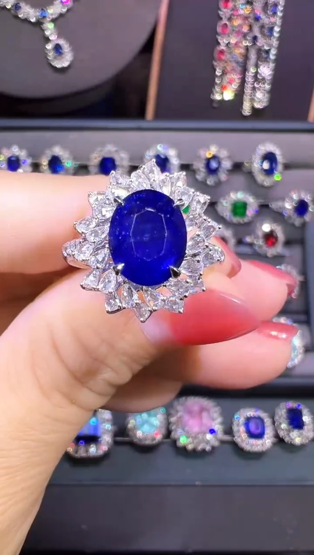 皇家蓝戒指蓝宝石18K金镶嵌3.12ct