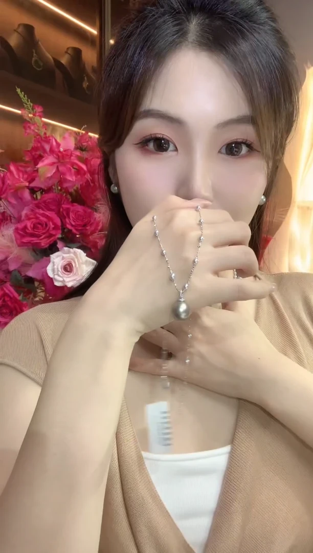 18K金镶嵌海水珍珠吊坠(不含链)A20