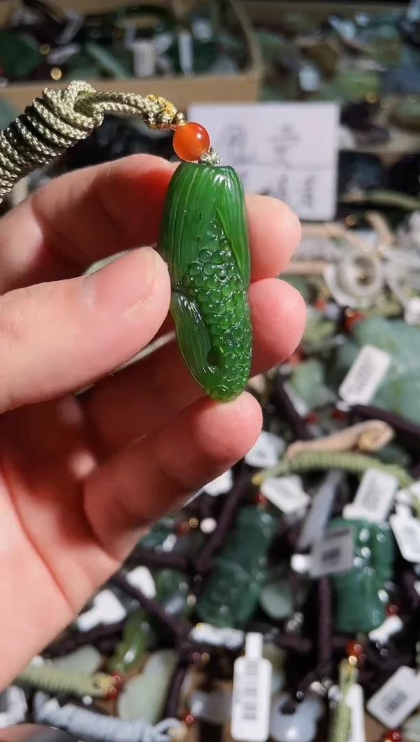 颈饰未镶嵌和田玉1