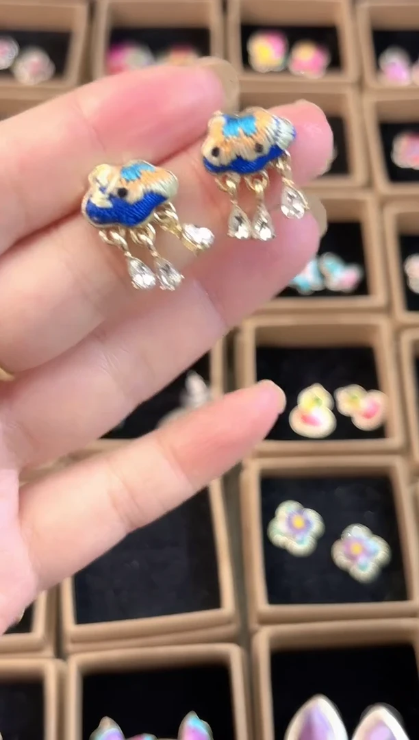 织绣艺枝独绣手工饰品347