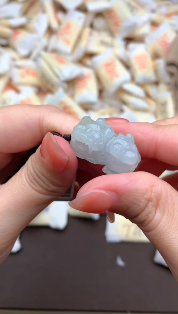 【闪购商品】翡翠挂件未镶嵌一