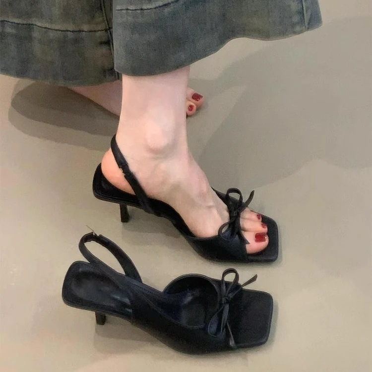 高品质新款蝴蝶结后绊带高跟鞋女夏外穿一字带气质露趾方头凉鞋