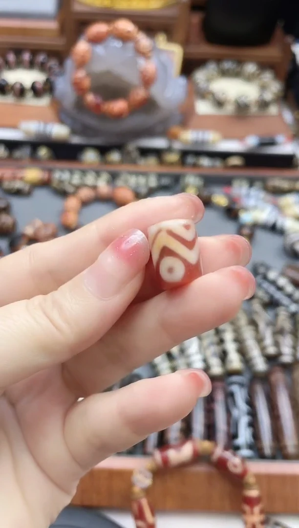 未镶嵌珠珠玛瑙/玉髓金刚水纹金蟾红肉断珠
