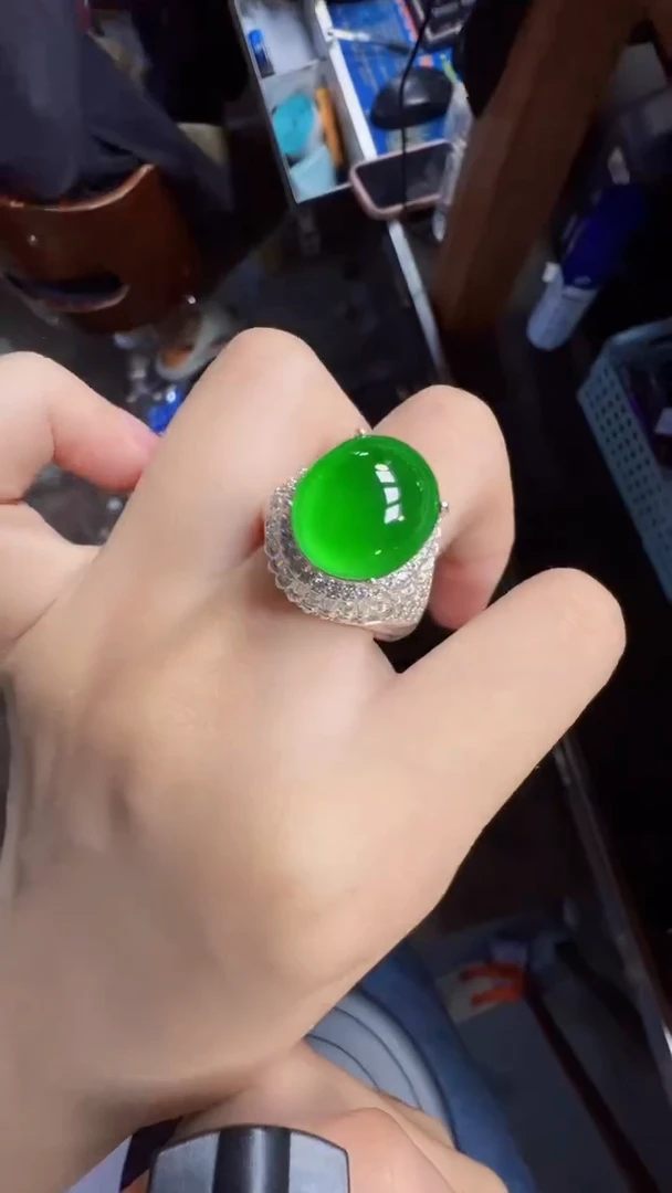 未镶嵌定制翡翠翡翠A货有轻微色差属于正常现象，蛋面多样性发货1