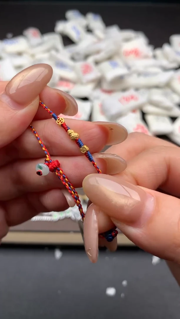 【闪购商品】翡翠手绳未镶嵌多样性发货（发一个）