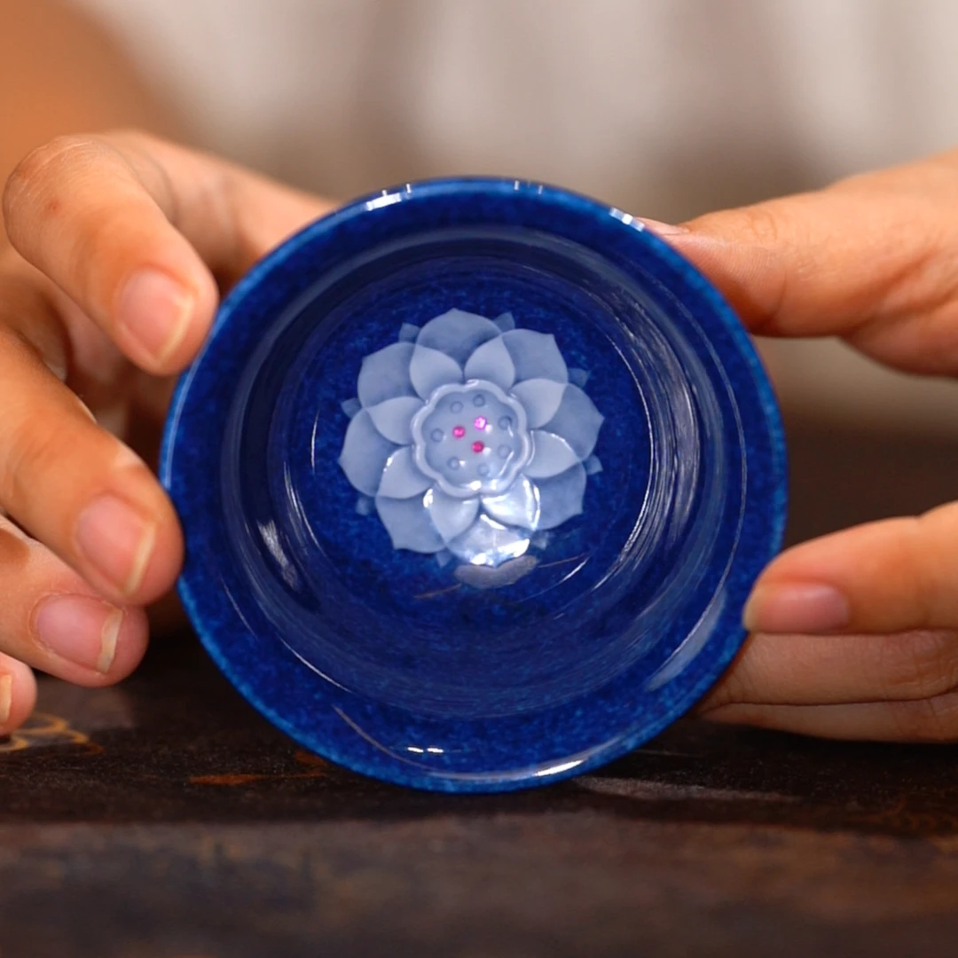 【初蓝舍】宝石红撒蓝莲花小压手杯