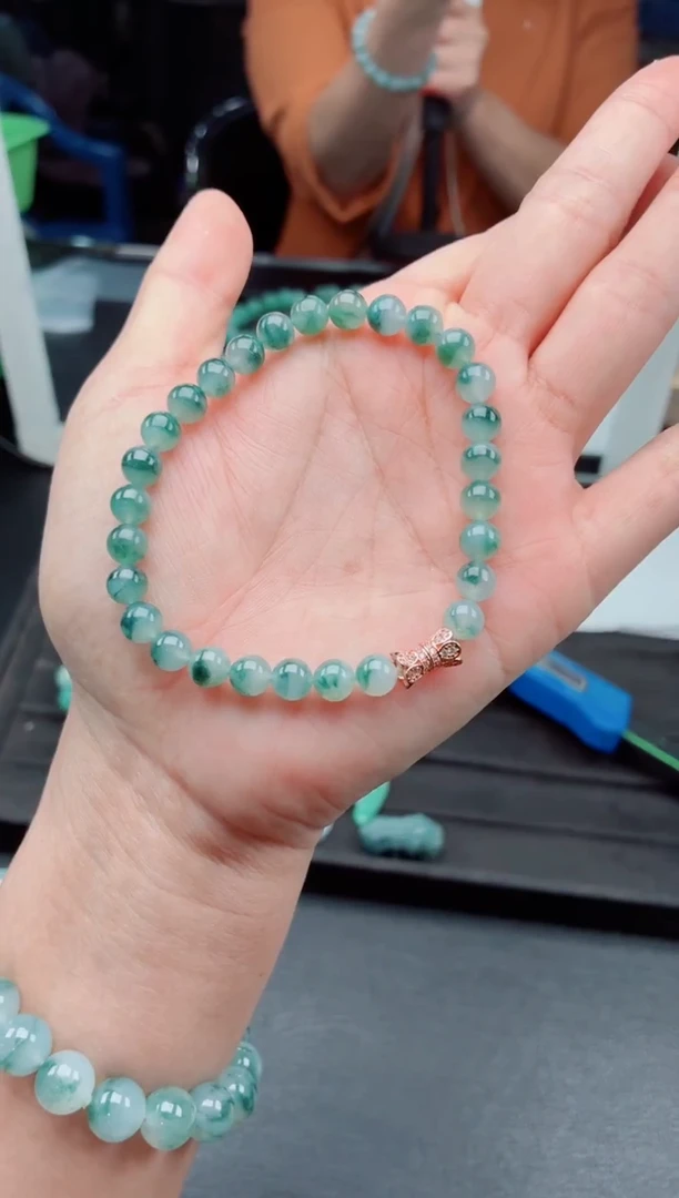 未镶嵌定制翡翠毛货需精细抛光，拍一发一