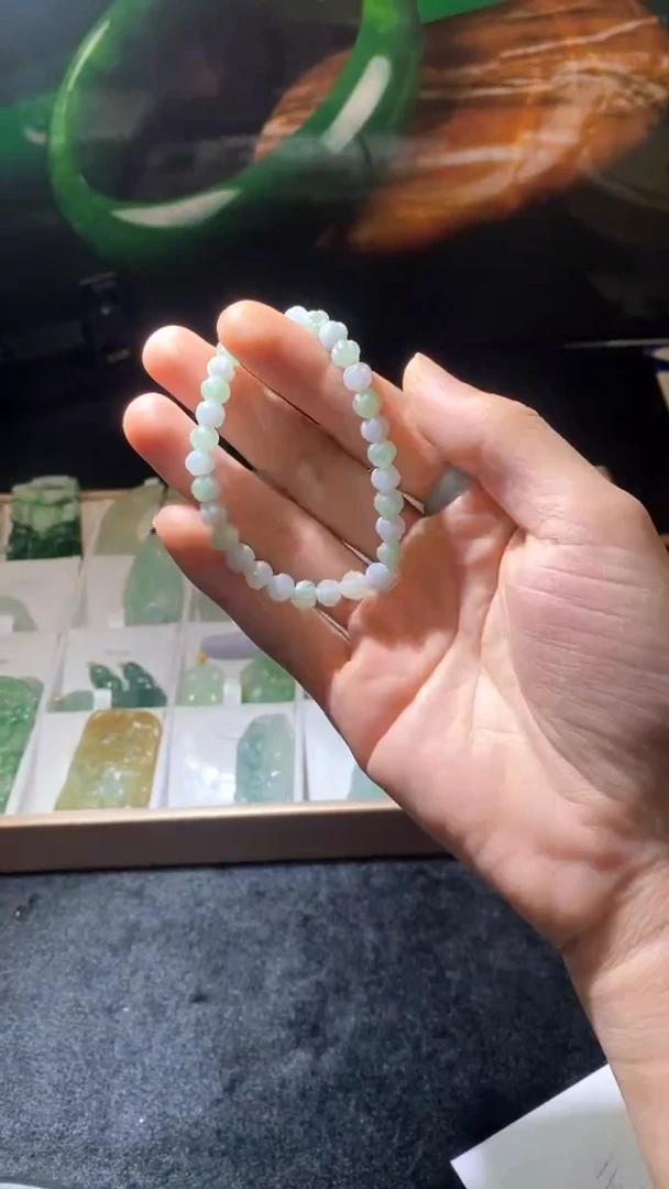 颈饰未镶嵌翡翠虛*多样性发其一